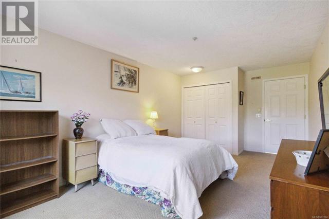 301 - 1485 Garnet Rd, Condo with 1 bedrooms, 1 bathrooms and null parking in Saanich BC | Image 14