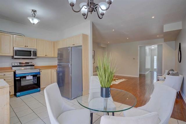 15 Joseph St, House attached with 3 bedrooms, 3 bathrooms and 3 parking in Brampton ON | Image 2
