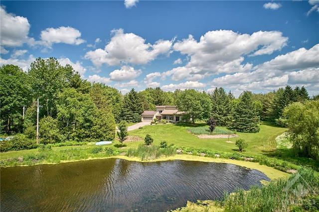 3767 Mapleshore Drive, House detached with 4 bedrooms, 3 bathrooms and 8 parking in North Grenville ON | Image 4