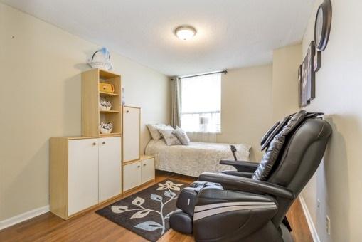 1004 - 1 Royal Orchard Blvd, Condo with 3 bedrooms, 2 bathrooms and 1 parking in Markham ON | Image 10