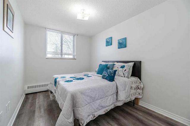 211 - 940 Caledonia Rd, Condo with 2 bedrooms, 1 bathrooms and 1 parking in Toronto ON | Image 8