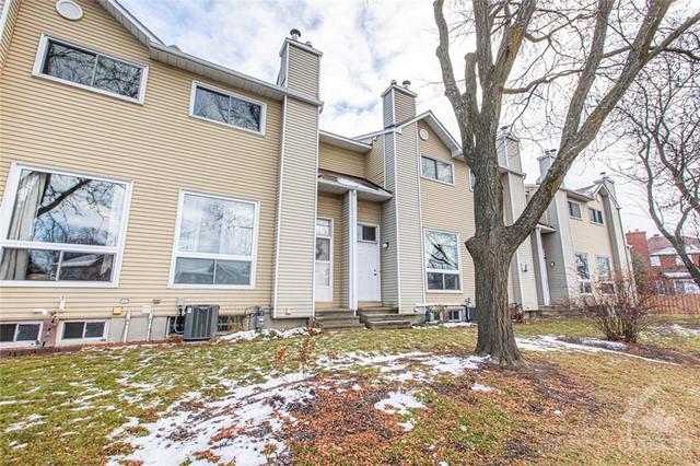4 Esterlawn Private, Townhouse with 3 bedrooms, 2 bathrooms and 2 parking in Ottawa ON | Image 5