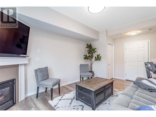 104 - 3346 Skaha Lake Road, House attached with 2 bedrooms, 2 bathrooms and 1 parking in Penticton BC | Image 12