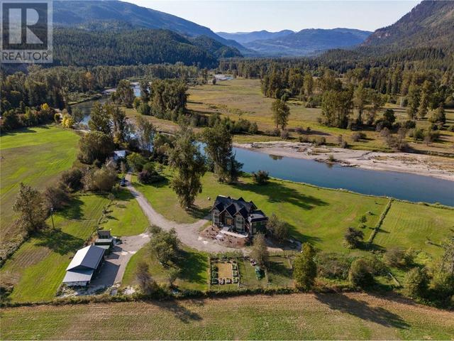 2388 Lawrence Road, House detached with 3 bedrooms, 2 bathrooms and 20 parking in North Okanagan D BC | Image 1