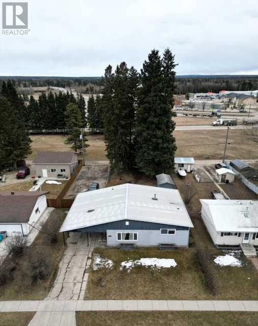 4221 5 Avenue, House detached with 3 bedrooms, 1 bathrooms and 6 parking in Edson AB | Image 21