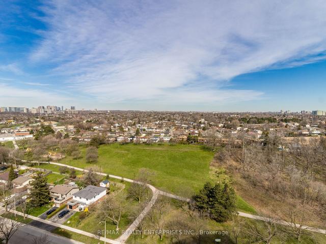 1907 - 530 Lolita Gardens, Condo with 3 bedrooms, 1 bathrooms and 2 parking in Mississauga ON | Image 20