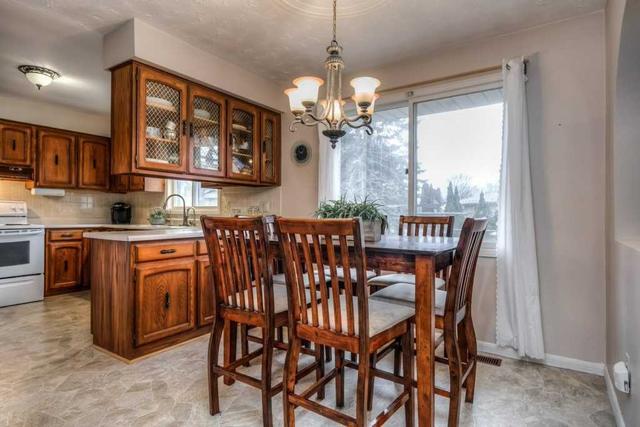 15 Georgian Cres, House detached with 4 bedrooms, 3 bathrooms and 4 parking in Kitchener ON | Image 24