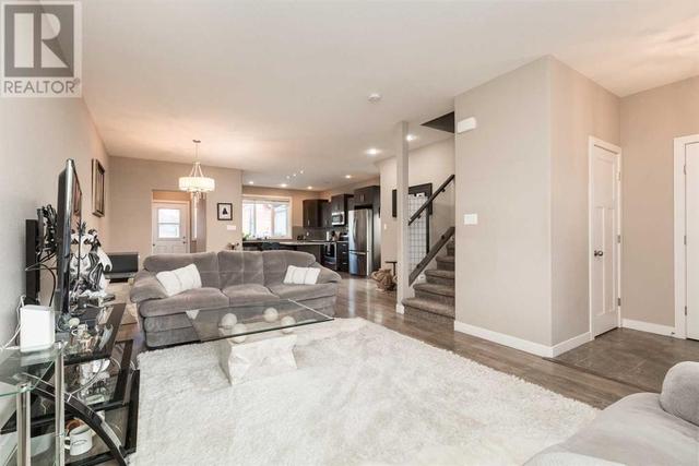 833 17 Street S, Home with 6 bedrooms, 4 bathrooms and 4 parking in Lethbridge AB | Image 12