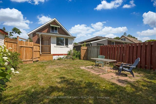 539 Edison Ave, House detached with 3 bedrooms, 1 bathrooms and 4 parking in Peterborough ON | Image 25