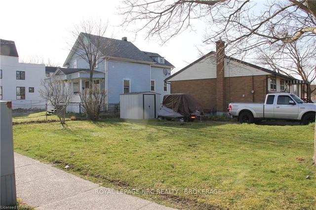 7274 Merritt Ave, House detached with 3 bedrooms, 2 bathrooms and 3 parking in Niagara Falls ON | Image 5