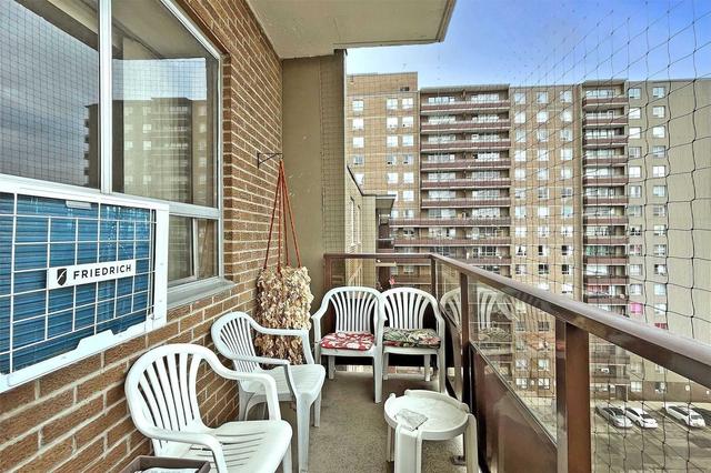 918 - 180 Markham Rd, Condo with 2 bedrooms, 2 bathrooms and 1 parking in Toronto ON | Image 4
