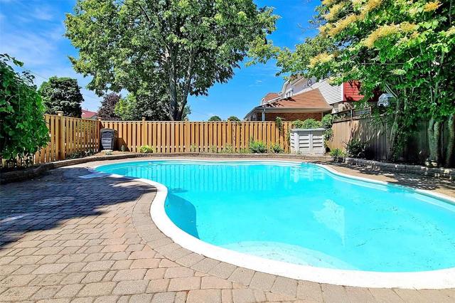 104 Hawkshead Cres, House attached with 3 bedrooms, 3 bathrooms and 3 parking in Toronto ON | Image 28
