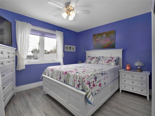 69 Genthorn Ave, House detached with 3 bedrooms, 2 bathrooms and 3 parking in Toronto ON | Image 5