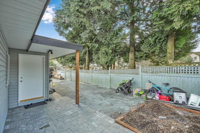 12986 68 Avenue, House detached with 7 bedrooms, 3 bathrooms and null parking in Surrey BC | Image 7
