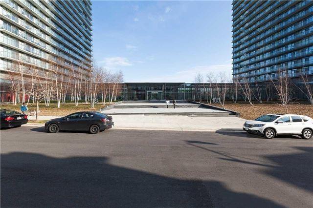 2405 - 105 The Queensway Ave W, Condo with 2 bedrooms, 2 bathrooms and 1 parking in Toronto ON | Image 4