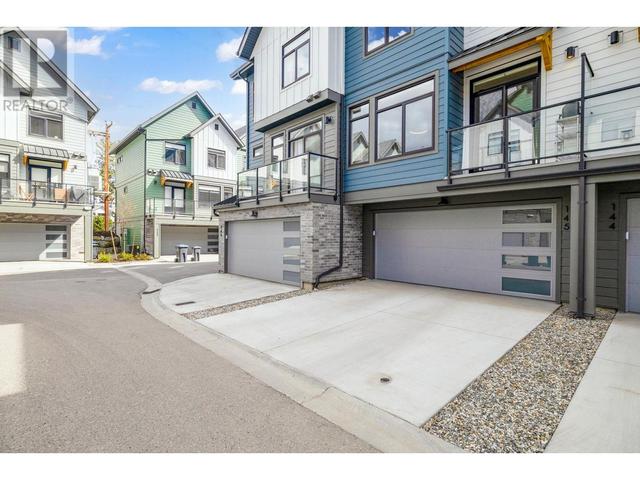 145 - 1435 Cara Glen Court, House attached with 3 bedrooms, 2 bathrooms and 4 parking in Kelowna BC | Image 3