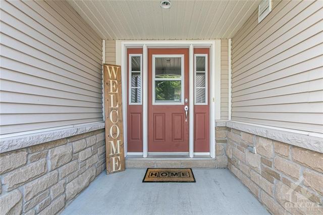 152 Cedardown Private, Townhouse with 3 bedrooms, 3 bathrooms and 2 parking in Ottawa ON | Image 3