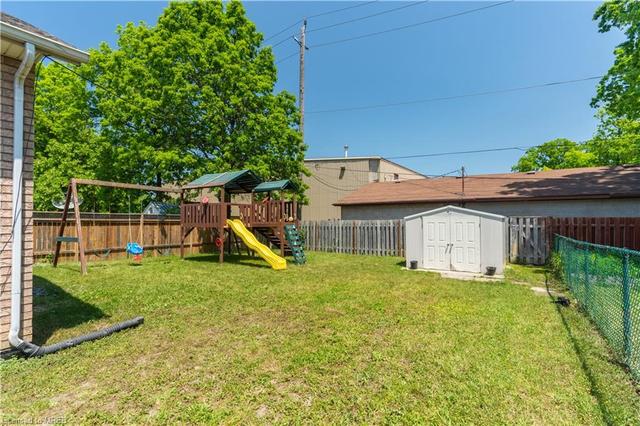 2828 Robillard Crescent, House detached with 2 bedrooms, 2 bathrooms and null parking in Windsor ON | Image 22