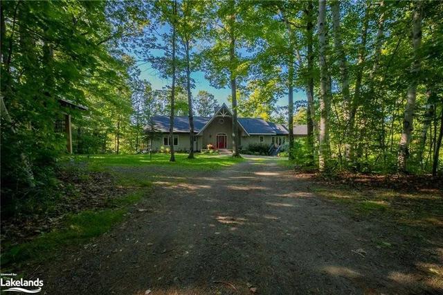 1030 Thompson Lane, House detached with 2 bedrooms, 5 bathrooms and 8 parking in Lake of Bays ON | Image 36