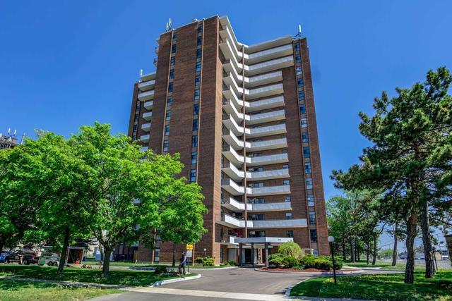 1001 - 3025 Queen Frederica Dr, Condo with 3 bedrooms, 2 bathrooms and 1 parking in Mississauga ON | Image 1