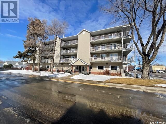 401 - 2006 7th Street, Condo with 2 bedrooms, 1 bathrooms and null parking in Rosthern SK | Image 3