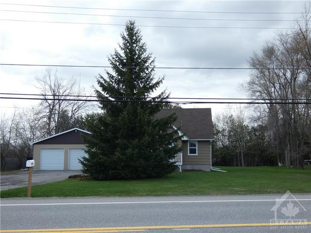 7794 Snake Island Road, House detached with 3 bedrooms, 2 bathrooms and 20 parking in Ottawa ON | Image 23