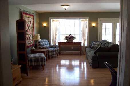 106 Main St, House detached with 3 bedrooms, 2 bathrooms and 2 parking in Thunder Bay ON | Image 2