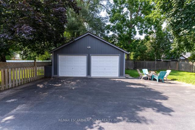 2035 Leighland Rd, House detached with 3 bedrooms, 2 bathrooms and 12 parking in Burlington ON | Image 14