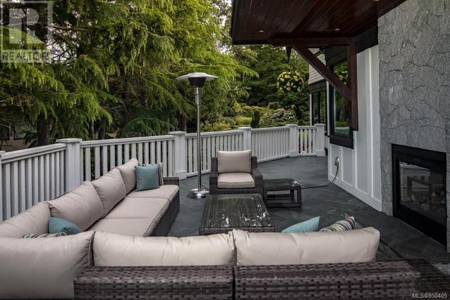 3375 Ripon Rd, House detached with 5 bedrooms, 6 bathrooms and 4 parking in Oak Bay BC | Image 36
