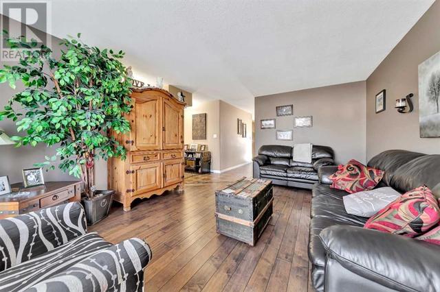 3307 61 Avenue, House detached with 5 bedrooms, 3 bathrooms and 4 parking in Lloydminster (Part) AB | Image 4
