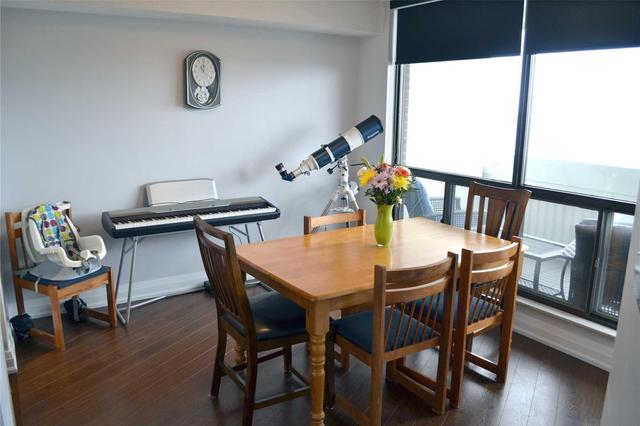 1205 - 150 Neptune Dr, Condo with 3 bedrooms, 2 bathrooms and 1 parking in Toronto ON | Image 6