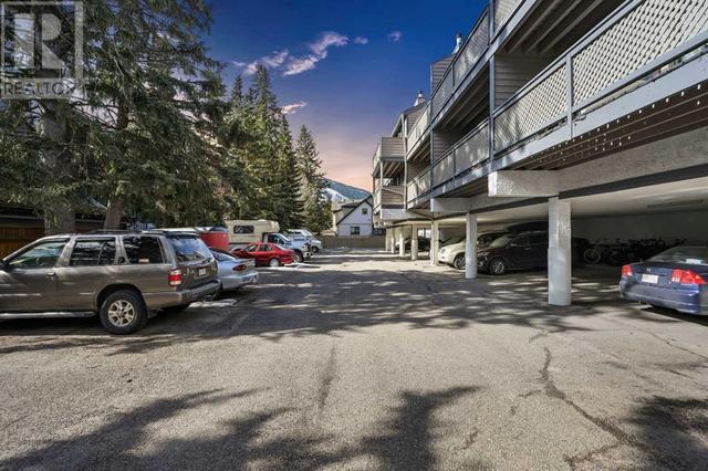213, - 412 Squirrel Street, Condo with 1 bedrooms, 1 bathrooms and 1 parking in Banff AB | Image 32