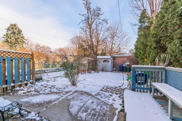 955 Dufferin St, House semidetached with 3 bedrooms, 3 bathrooms and 0 parking in Toronto ON | Image 17