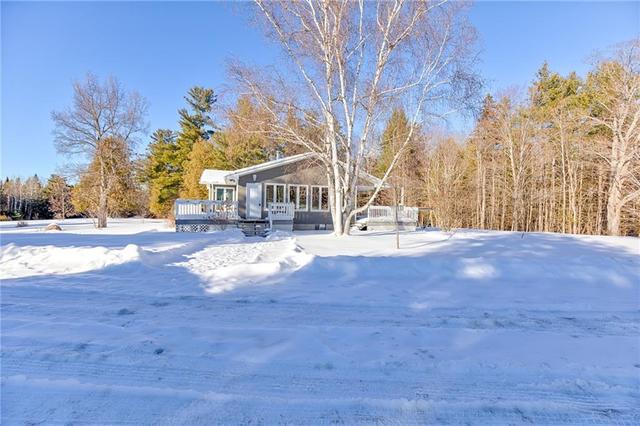 32386 41 Highway, House detached with 3 bedrooms, 2 bathrooms and 6 parking in Bonnechere Valley ON | Image 10