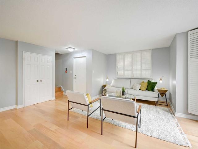 th03 - 89 Mccaul St, Townhouse with 4 bedrooms, 3 bathrooms and 0 parking in Toronto ON | Image 38