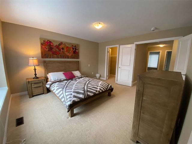 387 Wheat Boom Dr, House attached with 3 bedrooms, 3 bathrooms and 2 parking in Oakville ON | Image 3