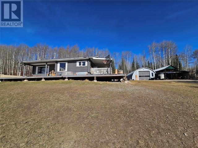 5961 Hillview Sub, House detached with 4 bedrooms, 2 bathrooms and 4 parking in Columbia Shuswap C BC | Image 1