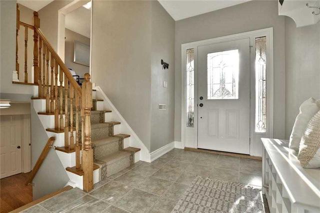 539 Limerick Rd, House detached with 3 bedrooms, 2 bathrooms and 4 parking in Burlington ON | Image 2
