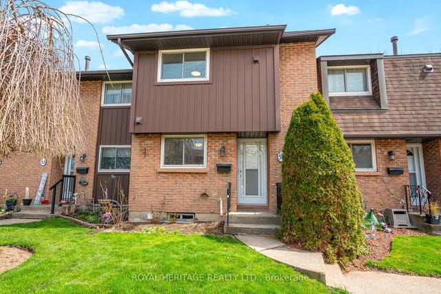 54 - 151 Linwell Rd, Townhouse with 3 bedrooms, 2 bathrooms and 1 parking in St. Catharines ON | Image 1