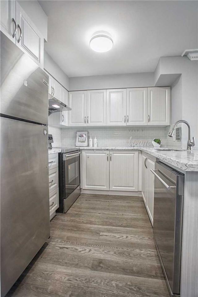 uph5 - 256 Doris Ave, Condo with 2 bedrooms, 2 bathrooms and 1 parking in Toronto ON | Image 14