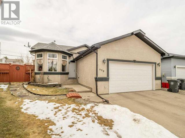 608 - 52 Avenueclose, House detached with 4 bedrooms, 3 bathrooms and 4 parking in Coalhurst AB | Image 1