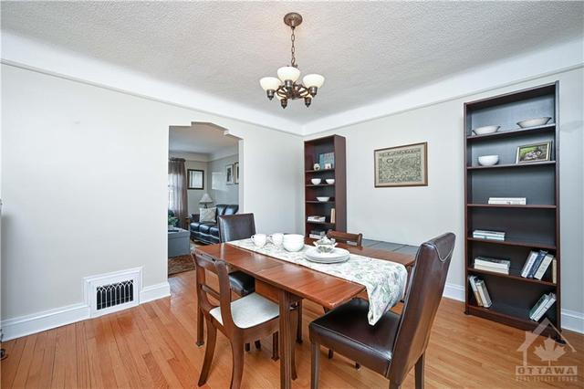 369 Main Street, House detached with 3 bedrooms, 2 bathrooms and 3 parking in Ottawa ON | Image 8
