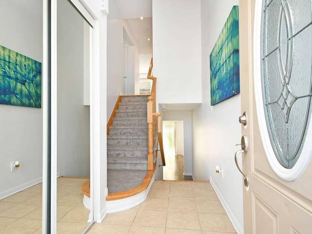 7 Signature Lane, House attached with 3 bedrooms, 3 bathrooms and 3 parking in Brampton ON | Image 23