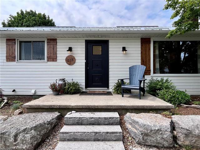 255 Hamilton Street, House detached with 4 bedrooms, 2 bathrooms and null parking in North Huron ON | Image 31