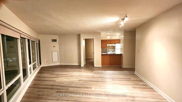 2101 - 210 Victoria St, Condo with 2 bedrooms, 2 bathrooms and 0 parking in Toronto ON | Image 9