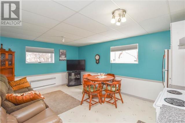 304 Savoie Ouest Street, House detached with 5 bedrooms, 2 bathrooms and null parking in Caraquet NB | Image 32