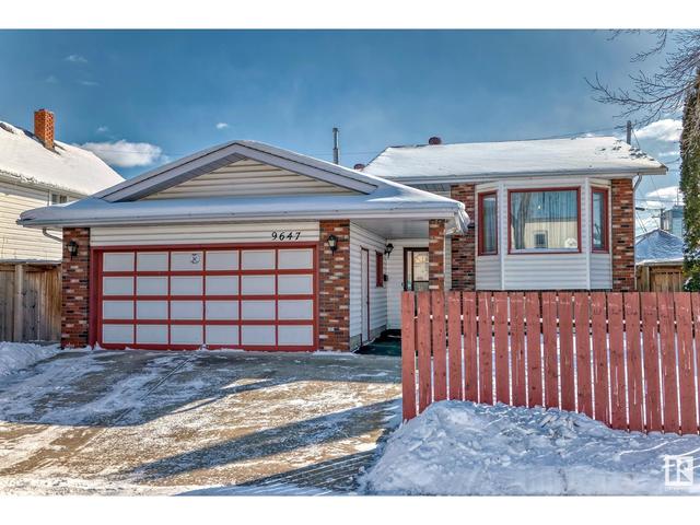9647 106a Av Nw, House detached with 6 bedrooms, 3 bathrooms and 4 parking in Edmonton AB | Image 2