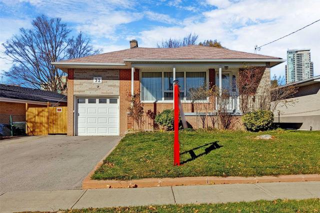 32 Bernadine St, House detached with 3 bedrooms, 2 bathrooms and 3 parking in Toronto ON | Card Image