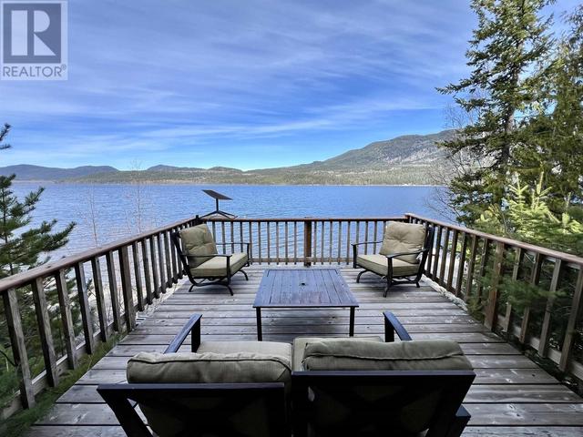 9303 S Mahood Lake Road, House detached with 5 bedrooms, 2 bathrooms and null parking in Cariboo H BC | Image 1
