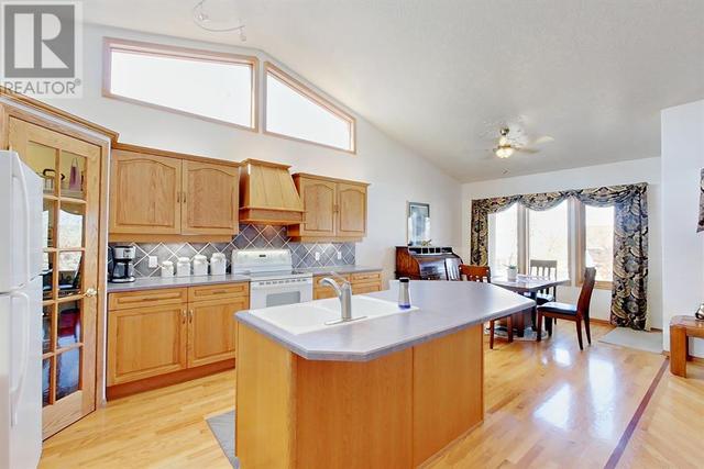 136 Ahlstrom Close Se, House detached with 4 bedrooms, 3 bathrooms and 2 parking in Red Deer AB | Image 3
